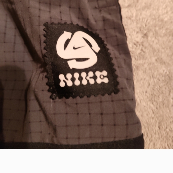 Nike Black and Gray Men's Shorts - Picture 3 of 4